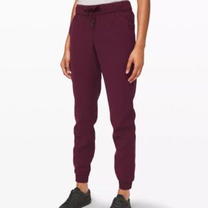 Lululemon On the Fly Jogger - brand new